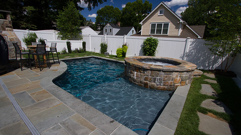 Swimming Pool, Spa & Outdoor Dining Area