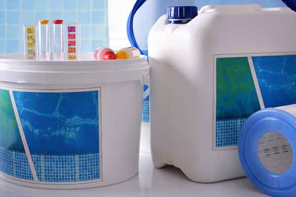 Guide to Pool Closing Chemicals
